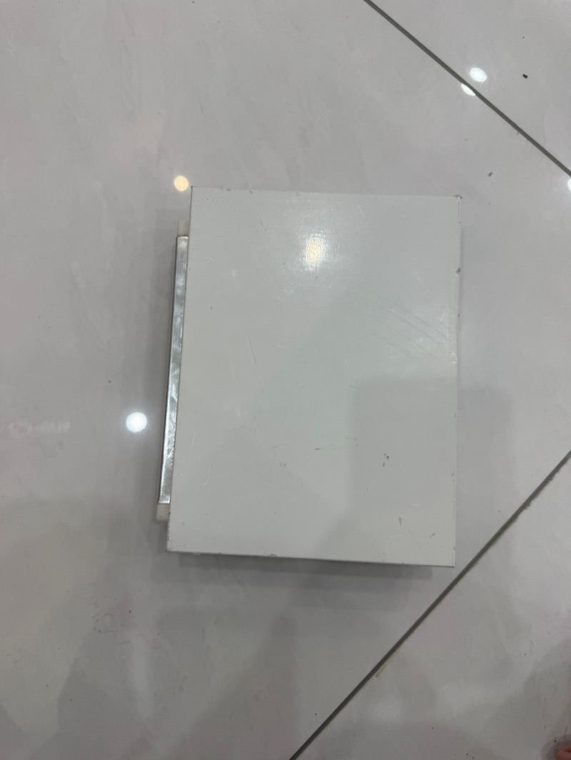 How to Choose Between Handmade and Machine-Made Cleanroom Panels